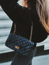 Load image into Gallery viewer, "Beverly" Black Quilted Patten Large Crossbody